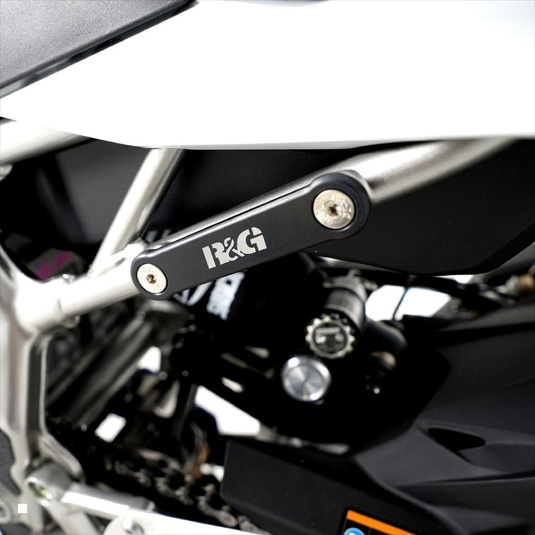 アールアンドジー｜Rear Footrest Plate:BLACK LHS Single｜RG-BLP0144BK