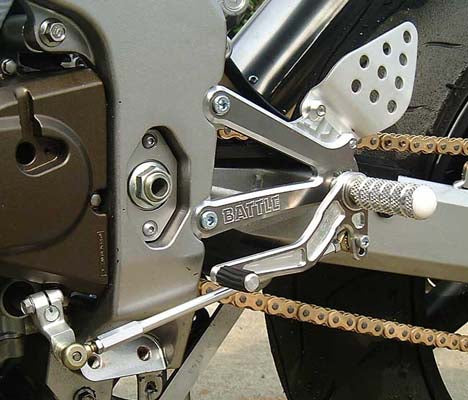 バトルファクトリー BATTLE.F ステップキット 4POSITION ZX6RR 03 カタログ品番：P001-3519 メーカー品番：BA03-K03-03B