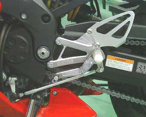 バトルファクトリー BATTLE.F ステップキット 4POSITION CBR600F 99-02 カタログ品番：P004-5162 メーカー品番：BA03-H04-01C