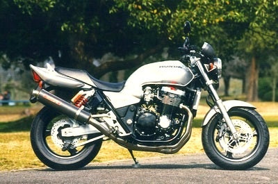 ヤマモトレーシング ヤマモト.R チタン4-2-1 カーボンサイレンサー CB1300SF -02 カタログ品番：P026-3792 メーカー品番：11303-21TCB