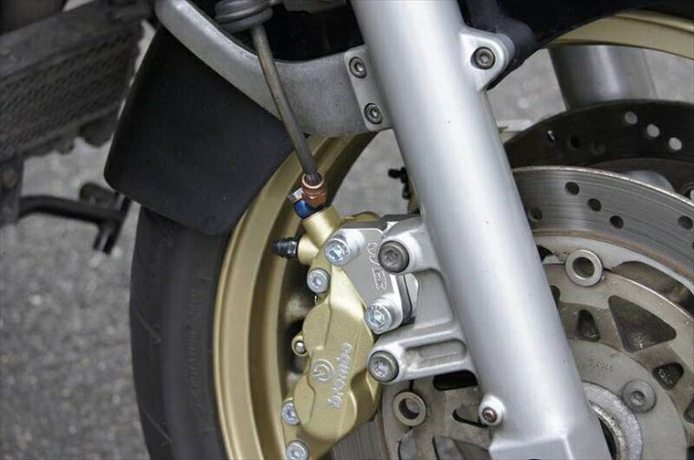 オーヴァーレーシング OVER Fキャリパーサポート ブレンボ4P 40mm GPZ900R 83-78-11 4539770111624 取寄品