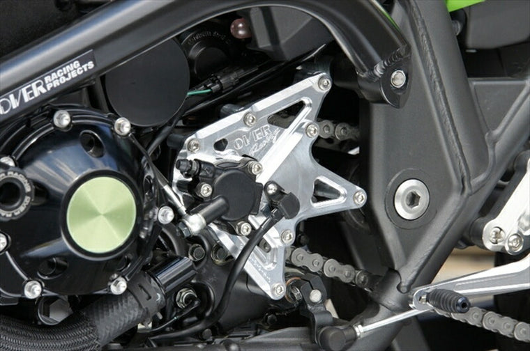 駆動系  オーヴァーレーシング OVER スプロケットカバー ZRX1200DAEG 57-811-11 4539770113598 取寄品