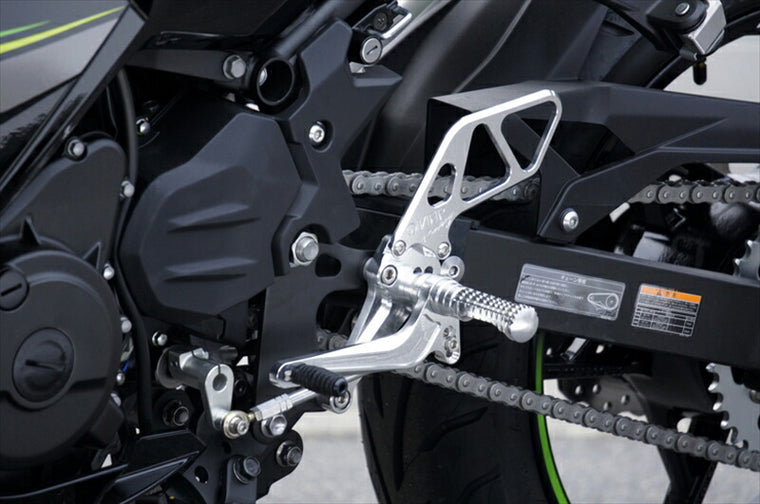 ステップ  オーヴァーレーシング OVER バックステップ 4P SIL Ninja250 18 51-693-01 4539770117169 取寄品