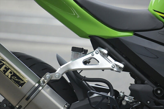マフラー  オーヴァーレーシング OVER アルミビレットマフラーステー シルバー Ninja400 18 36-722-01 4539770117718 取寄品