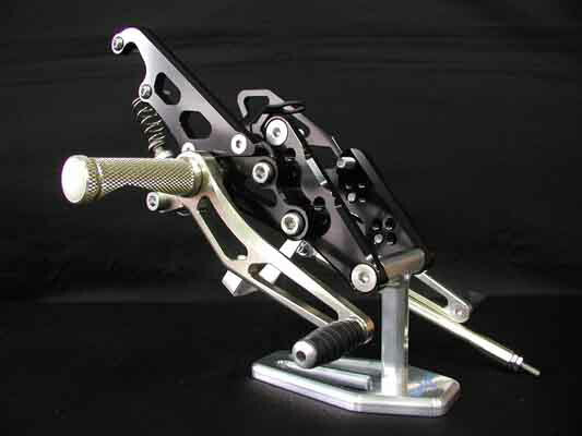 ウッドストック ウッドストック ステップキット 4POS CB1300SF 03- カタログ品番：P010-8697 メーカー品番：WBS-H06-0B