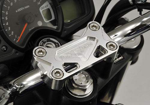 アグラス ハンドルクランプカバー GSR400／SV650 16