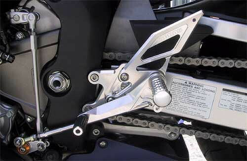 アグラス アグラス バックステップ 4ポジション CBR1000RR 04-05 カタログ品番：P012-3727 メーカー品番：312-169-000