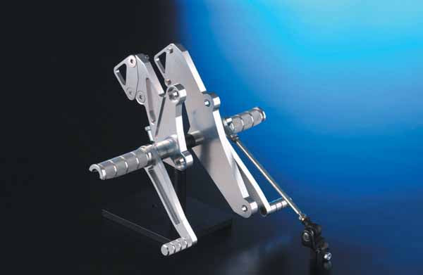 ナイトロレーシング NITRO.R バックステップ マスタナシレーシング SLV ZEPHYR750 カタログ品番：P012-6084 メーカー品番：BS-06RNS-BR