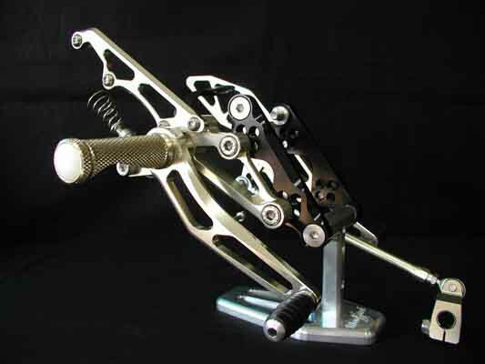 ウッドストック ウッドストック ステップキット 4POS CB1300SF -02 カタログ品番：P012-7025 メーカー品番：WBS-H04-00