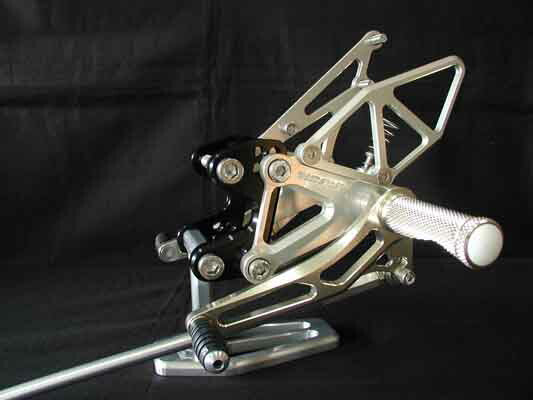 ウッドストック ウッドストック ステップキット 4POS GSXR1100 89-92 カタログ品番：P012-7037 メーカー品番：WBS-S01-00