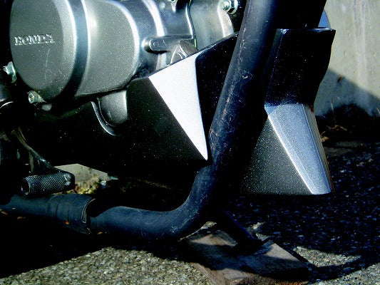 シックデザイン アンダーカウル FRP／BLKゲル APE100