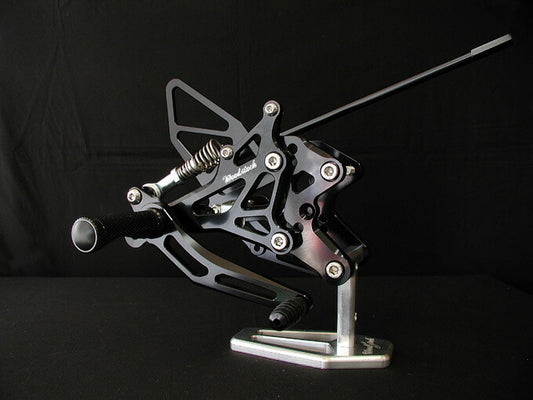 ウッドストック ウッドストック ステップキット 4POS BLK YZF-R6 06-08 カタログ品番：P014-9946 メーカー品番：WBS-Y07-BB