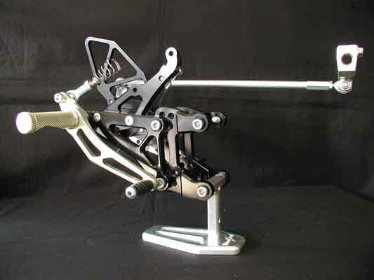 ウッドストック ウッドストック ステップキット 4POS YZF-R1 04-06 カタログ品番：P015-9778 メーカー品番：WBS-Y05-0B