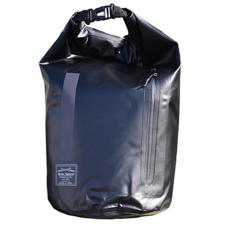 山城 ヤマシロ YAMASHIRO モーターサムライ完全防水バックパック 30L BK カタログ品番：P092-2136 メーカー品番：4547544052820