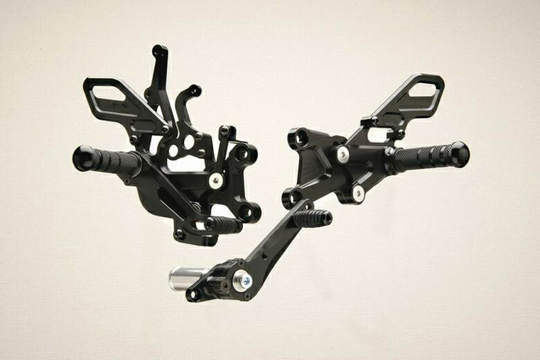 ストライカー ストライカー ステップキット BLK CBR600RR 07-12 カタログ品番：P029-4247 メーカー品番：SS-AA289B