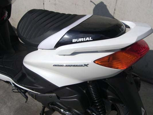 BURIAL ベリアル スポルティブシート BLK シグナスX -07 カタログ品番：P032-0899 メーカー品番：Y17-15-02