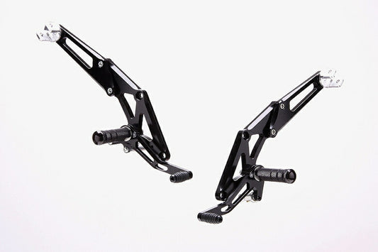 ストライカー ストライカー ステップキット BLK TypeDPS CB400SF VTEC REVO カタログ品番：P039-5567 メーカー品番：SS-AA235B