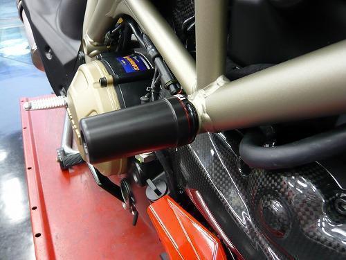 AELLA アエラ フレームスライダー ドカティ 1198 1098 848 ストリートファイター カタログ品番：P042-1560 メーカー品番：AE-68103