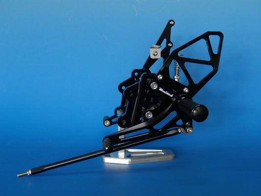 ウッドストック ウッドストック ステップキット 6POS BLK GSXR750 600 06-10 カタログ品番：P043-9813 メーカー品番：WBS-S11-BB