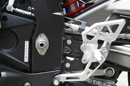 アエラ AELLA ライディングステップキット ホワイト S1000RR プレミアムライン カタログ品番：P044-1699 メーカー品番：AE-10057-WT