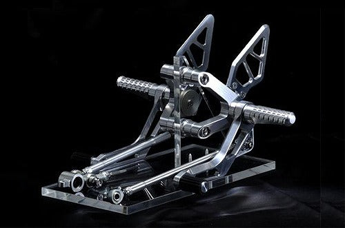 アエラ AELLA ライディングステップキット ブラック 1198系 カタログ品番：P044-1706 メーカー品番：AE-10060-BK