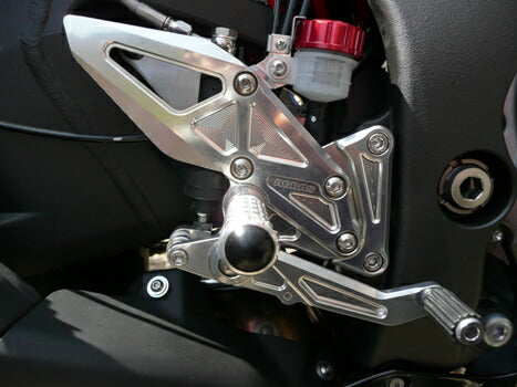 アグラス アグラス バックステップ 4ポジション ZX-10R 11 カタログ品番：P047-0041 メーカー品番：312-487-000