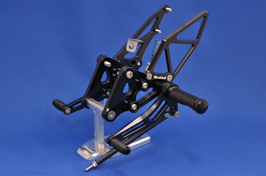 ウッドストック ウッドストック ステップキット 4POS BLK GSR750 11 カタログ品番：P049-0363 メーカー品番：WBS-S12-BB