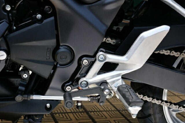 ウッドストック ウッドストック STDステップオフセットプレート CBR250R 11- カタログ品番：P060-3110 メーカー品番：OSP-H12-BK