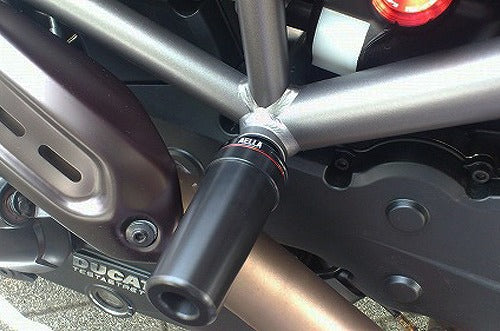 AELLA アエラ フレームスライダー ドカティ ハイパーモタード939 821 カタログ品番：P061-3951 メーカー品番：AE-68112