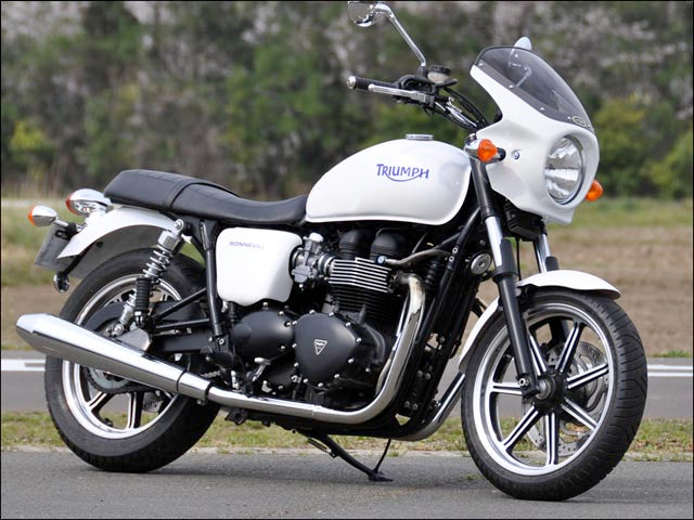 CHIC DESIGN シックデザイン ロードコメット ファントムブラック スモーク ボンネビルT100 09- カタログ品番：RC62B-PHBK/2 メーカー品番：RC62B-PHBK/2