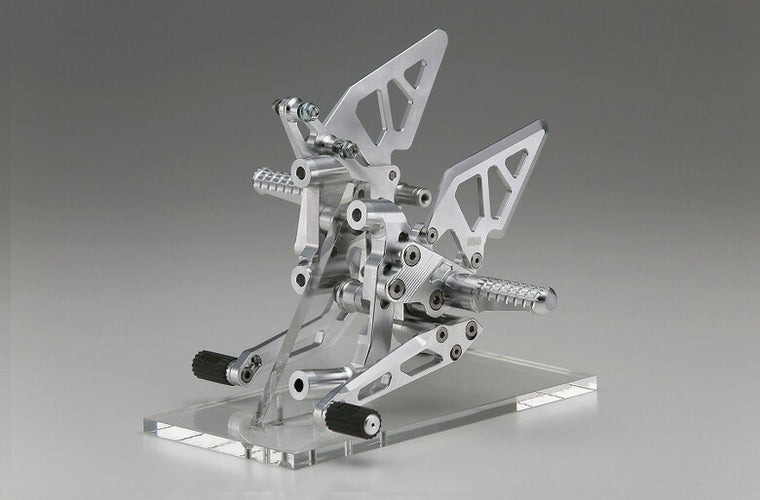 アエラ AELLA ライディングステップキット ブラック ドゥカティ パニガーレ1299 1199 959 899 カタログ品番：P067-3982 メーカー品番：AE-10079 BK