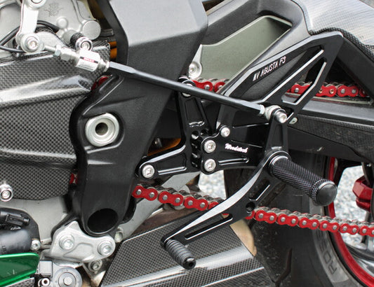 ウッドストック ウッドストック バックステップキット 4POS BLK MV Agusta F3 12- カタログ品番：P072-0353 メーカー品番：WBS-MV02-BB