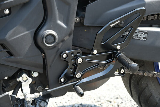 ウッドストック ウッドストック バックステップキット 5POS BLK YZF-R3 R25 MT-03 25 カタログ品番：P079-5688 メーカー品番：WBS-Y13-BB