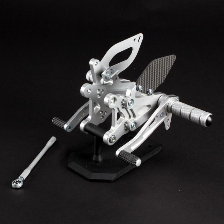 スパイス spice タクティカルステップ 3POS SLV GSX-S1000ABS F 15-17 カタログ品番：0102BS1S113B メーカー品番：0102BS1S113B