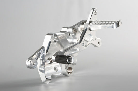 アエラ AELLA ライディングステップキット ポリッシュ ドゥカティ ムルティストラーダ1200DVT 15- 950 カタログ品番：P090-5619 メーカー品番：AE-10083 PO