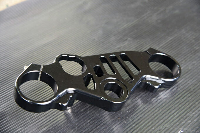 ウッドストック WOODSTOCK トップブリッジ ブラック GSX-R1000 R 17- カタログ品番：P090-9129 メーカー品番：TBG-S14-BK