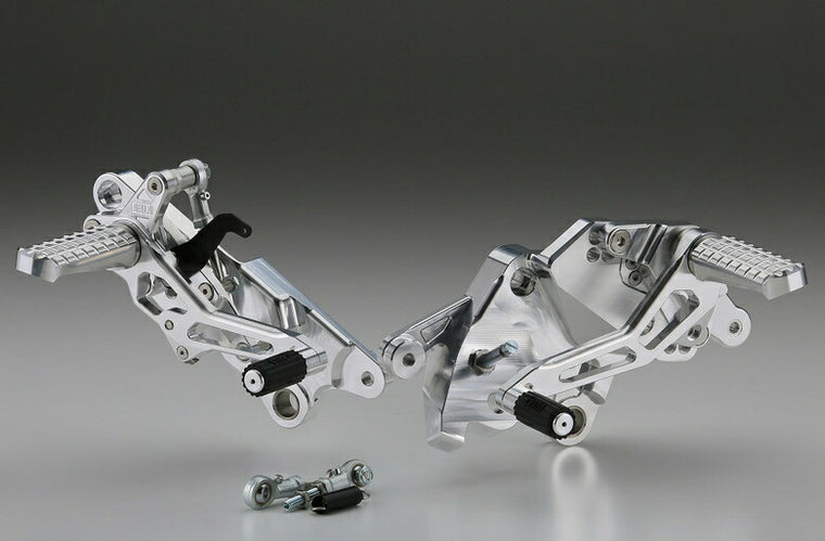 アエラ AELLA ライディングステップキット ブラック ドゥカティ ムルティストラーダ1260 カタログ品番：P097-0298 メーカー品番：AE-10090 BK