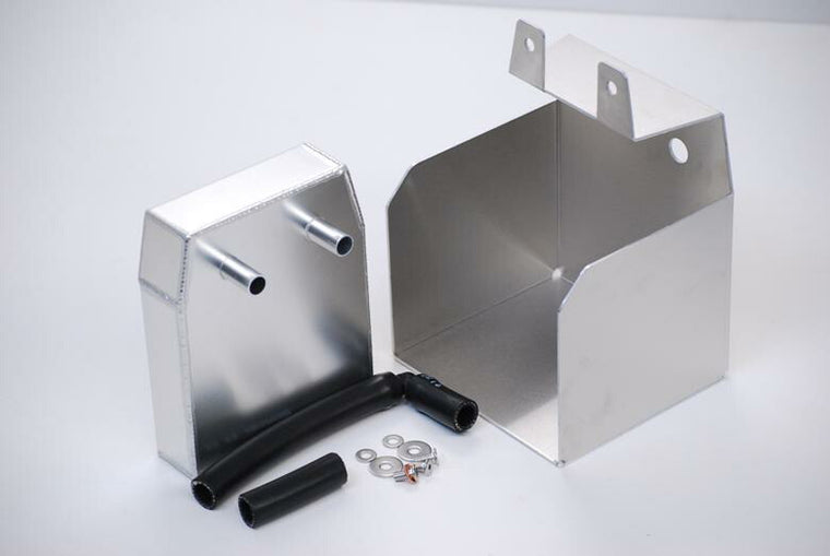 BAGUS!MOTORCYCLE バグース キャッチタンク＆小物入セットSLV BLKブリーザープレート付ZEPHYR750 カタログ品番：P100-6799 メーカー品番：BG-OCTBCBP03SLBK