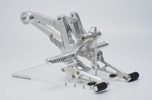 アエラ AELLA ライディングステップキット WT ドカティ ディアベル テルミニョーニスリップオン対応 カタログ品番：P101-2351 メーカー品番：AE-10066B WT