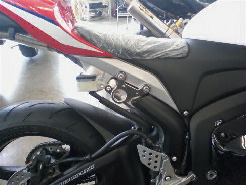 タグパーツサービス TaGuパーツ タンデムフック シルバー CBR600RR 07- カタログ品番：P041-7328 メーカー品番：109228