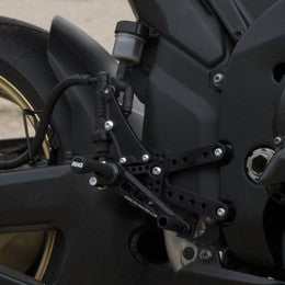 アールアンドジー R＆G 可変レーシングステップキット ブラック YZF-R1 07-08 カタログ品番：P047-4149 メーカー品番：RG-RSET10BK