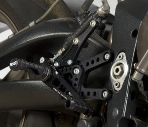 アールアンドジー R＆G 可変レーシングステップキット ブラック Daytona675 06-12 カタログ品番：P047-4151 メーカー品番：RG-RSET12BK