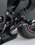 アールアンドジー R＆G 可変レーシングステップキット ブラック ZX-6R 05-12 ZX-6R 636 13-(ABS不可) カタログ品番：P056-2253 メーカー品番：RG-RSET18BK