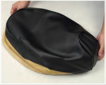 ALBA アルバ 国産シートカバー エンボス黒 (張替)YZF-R1 R1M (RN39)シングル(フロント側) カタログ品番：P095-4633 メーカー品番：YCH5568-C80