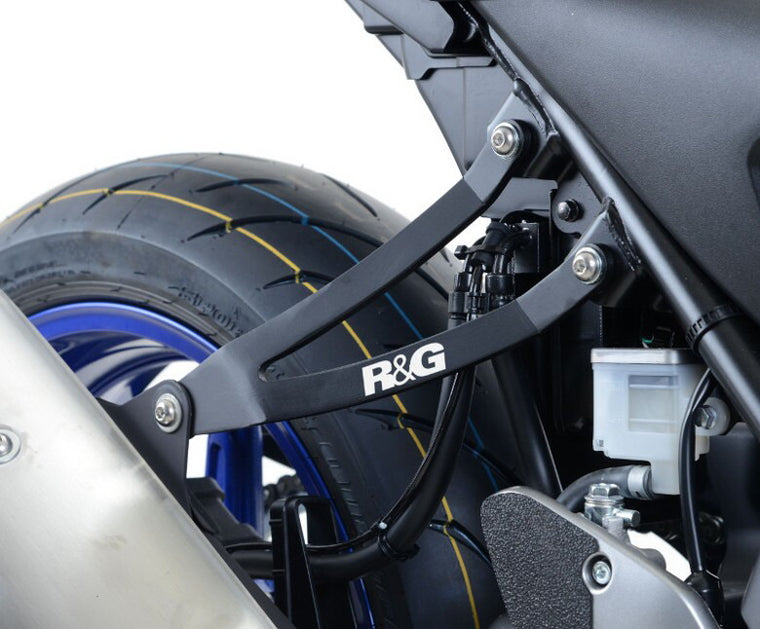 アールアンドジー R＆G エキゾーストハンガー ブラック SV650 16- SV650X 18- カタログ品番：P070-9076 メーカー品番：RG-EH0071BK