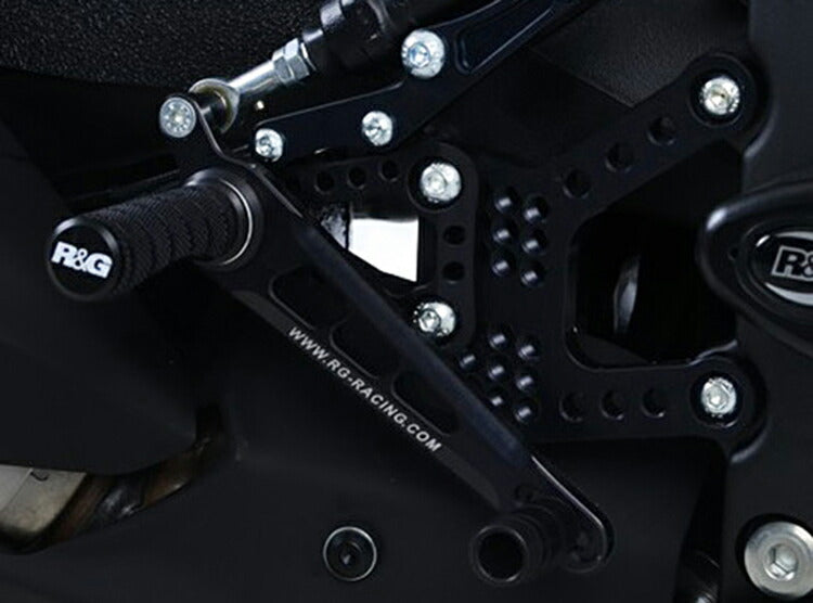 アールアンドジー R＆G 可変レーシングステップキット ブラック ZX-6R 19- カタログ品番：P103-6938 メーカー品番：RG-RSET36BK