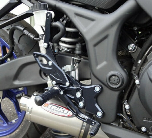 ストライカー ストライカー スペシャルステップキット TypeS＆R BLK YZF-R25 ABS 15-19 カタログ品番：P065-5085 メーカー品番：SS-AA2123B