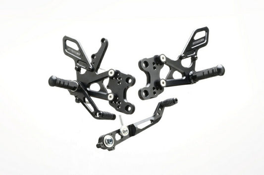 ストライカー ストライカー ステップキット BLK GSXR1000 R 17 カタログ品番：P083-4388 メーカー品番：SS-AA2138B
