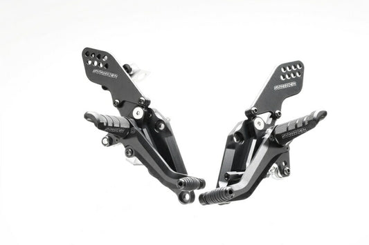 ストライカー ストライカー STCステップキット BLK CB1300SF SB ABS 03-18 カタログ品番：P096-5627 メーカー品番：SS-ST253B
