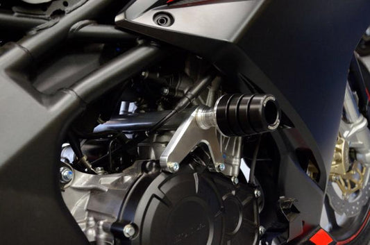 STRIKER ストライカー ガードスライダー ジュラコン CBR250RR 17- カタログ品番：P077-9564 メーカー品番：SS-GS136A-F1